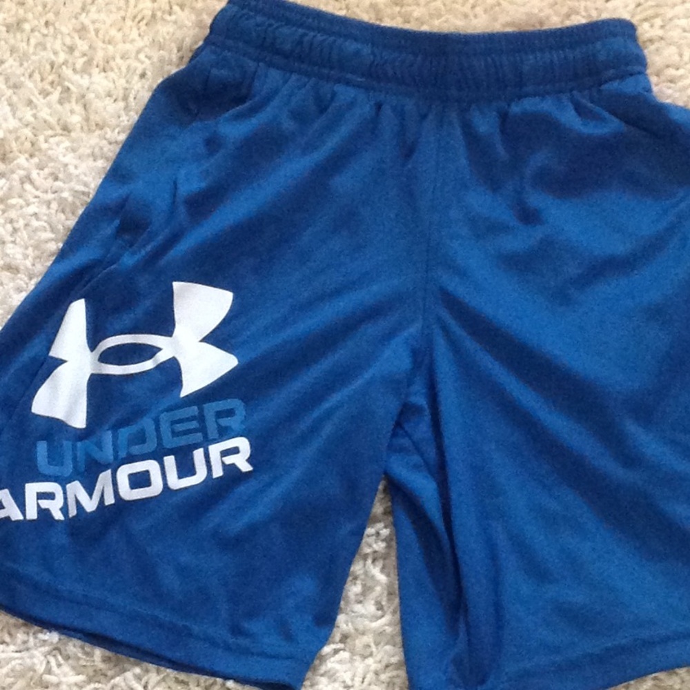 Boys under Armour shorts